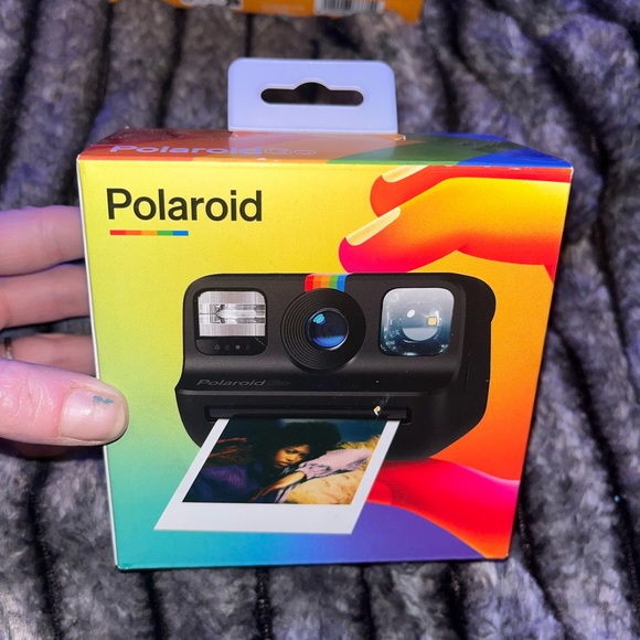 POLAROID GO CAMERA WITH BONUS BOX OF FILM! - Picture 2 of 4